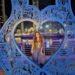 Farrah Yousef Instagram - I guess I can never standstill for a #picture 🤪😂 nighty night guys 😘 . . . . #photooftheday #dubai #coplegoals #love #amor #husband #boyfriend #girlfriend #goofycouple #goofy
