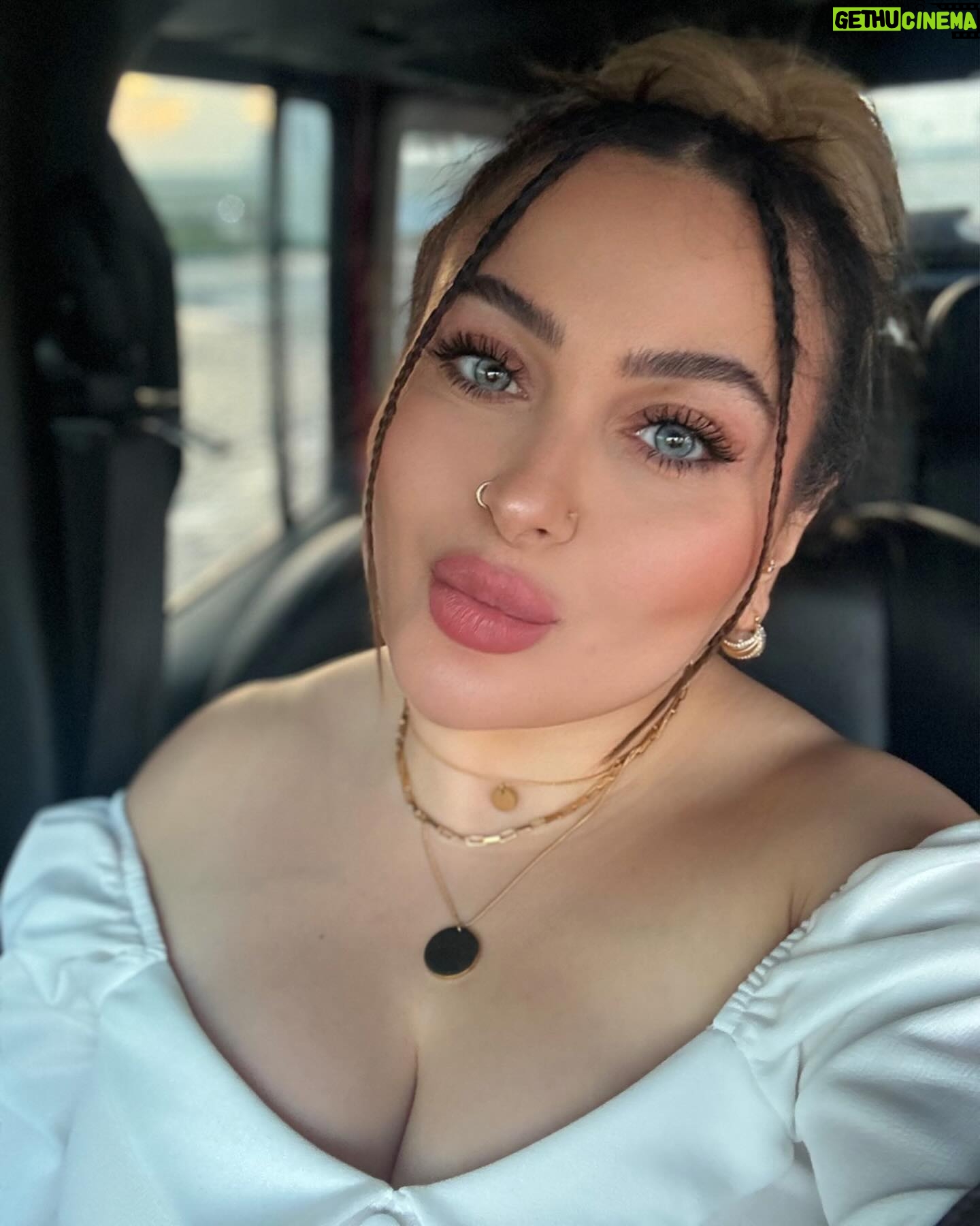 Farrah Yousef - 3 Likes - Hi .. 📸✨