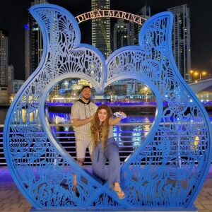 Farrah Yousef Instagram - I guess I can never standstill for a #picture 🤪😂
nighty night guys 😘
.
.
.
.
#photooftheday #dubai #coplegoals #love #amor #husband #boyfriend #girlfriend #goofycouple #goofy