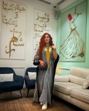 Farrah Yousef Instagram - و يمر بي طيفها و تسكن الأحلام💕 جميلةٌ أحبها و إسمها #شآم ✨
#رمضان #رمضان_كريم 🌙✨
#freepalestine #savegaza