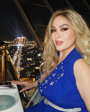 Farrah Yousef Instagram - #cheers for #love  #peace and a #sparkling bright #future 😍🥂💖✨