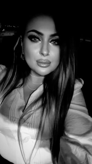 Farrah Yousef Instagram - مين بيتذكرها ؟ او مين بيعرفها ؟ و حدا فيكن جريء كفاية ليقول اذا صارت معو ؟ ❤️💔