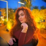 Farrah Yousef Instagram – عم نستمتع بأخر أيام الطقس الحلو ب #دبي 🥺
شو مشاريعكن انتو لسهرة الليلة😍؟
#رمضان #رمضان_شهر_الخير #رمضان_كريم 🌙✨