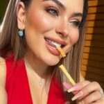 Farrah Yousef Instagram - #sun 🌞 #sunnyday with delicious, #glutenfree #breadsticks 😋❤️🫶✨