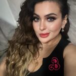 Farrah Yousef Instagram - كيفكن و كيف أيامكن ؟ شو بتتوقعو رح يكون نوع الاغنية اللي جاي ؟ 😘