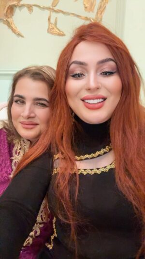 Farrah Yousef Instagram - كل عام وكل أمهات العالم بألف خير وصحة وسعادة🙏🏻💖✨ والموجودين عند ربنا الله يرحمهن ويحسن إليهن ويخليلهن ولادهم و احبابهم 🤲🏻✨ #عيدالام #عيد_الأم
