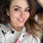 Farrah Yousef Instagram - #صباح_الخير 😍 بتمنالكن يوم حلو كتيييييييير✨ ابتسمو و تفائلو و توكلو على الله💖 #goodmorning #BuenosDías