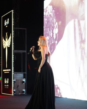 Farrah Yousef Instagram - Pleased to be part of such beautiful event that honors human and #humanity🤍 it was such an honor to perform for you last night✨
.
.
.
.
#dress 👗: @designersandus 
#hair & #makeup : @rival.starsuae 
#photography 📸 @asem_sarakbi 
Big thx to @naghamamer