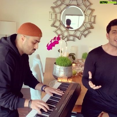 Farzad Farzin - 328.1K Likes - نوروز مبارك عزيزان دلم❤️
اميدوارم سختيها بگذره و باز شاد سلامت در سال جديد كنار هم باشيم به اميد سلامتي همتون 😘💗💗💗
#فرزادفرزین #نوروز #عاشقم_باش #سال_نو #ايران #farzadfarzin