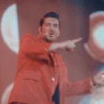 Farzad Farzin Instagram - ببینده ویدیو اوپنینگ متفاوت و جذاب کنسرت سفر در زمان (۶۰-۱۳) به همراه گروه بینظیر شوک از چنل یوتیوب باشید ❤️ باتشکر از کیوان ملک مطیعی کارگردان کنسرت ،امیر مرسلی (جلوه های ویژه) و احسان احمدی (میکس) و عارف صمدیان کارگردان کلیپ و رسول ترابی عزیزم و دیگر دوستان بابت ساخت وتهیه این کنسرت بیاد ماندنی💫 امیدوارم از دیدنش و البته متفاوت بودنش😎لذت ببرید 🔥 لینک ویدیو‌کامل در بیو پیج و استوری