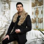 Farzad Farzin Instagram – بگذارید که دوستی‌ها، سدی باشند در برابر تاریکی ها.

یلدایتان رویایی… روزهایتان پُر فروغ…
عاشقتونم ⭐❤
‌
__
خبرای خوبی توی راهه 🥳
__

#فرزادفرزین #یلدا #شب_یلدا #یلدا_مبارک #موسیقی #farzadfarzin

Special Thanks to:
@amirhossein_farahmand_7 
@r7______luxury