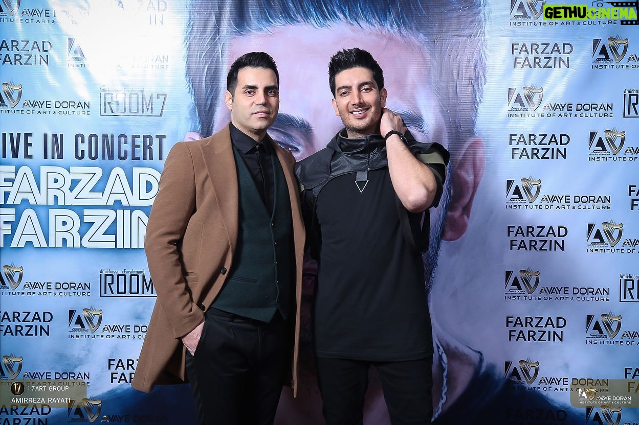 Farzad Farzin - 333.6K Likes - عکسهای رفقاي جان در کنسرت خاطره انگیزِ دی وبهمن ماهِ هتل اسپیناس تهران 💝 فردا شب چندتا خبر جديد و يه پست از كنسرت تو راهه ،❤️❤️❤️عاشقتونم
عكس از اميرضا رعيتي عزيزم و ديزاين لباسهاي كنسرت از دوست خوبم امير حسين فرهمند✌🏼
#farzadfarzin #farzadfarzin1 #concert #فرزادفرزین #tehran