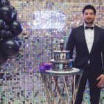 Farzad Farzin Instagram - سوم تیر ماه به وقت تولد⏱️ جشن تولد امسالم در كنار دوستان نازنینم❤️ ممنون از همه شما كه همیشه به يادم بوديد .در كنار شما بهترين لحظات برای من اتفاق افتاده💖 تشکر ویژه بابت سورپرایز بسیار قشنگ رفقای گلم بخصوص ماکان عزیزم که خیلی زحمت کشید و همینطور برادر گلم عماد طغرایی و احمد امین پور😘🙏🏼💎 عکس: @saalaarpizari #itsmybirthday #farzadfarzin