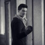 Farzad Farzin Instagram - تصویر های تو در تو ،خاطرات مخدوش فریاد های تو خالی ،انسانهاي خشمگین ،قضاوتهاي بي پايان... وسط اين همه سياهي تنها تو ميدرخشي در روزنه اي از نور