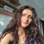 Fatima Sana Shaikh Instagram – Acchi light ka fayda utha ke social media pe active hone ka bahaana mil gaya.  Last photo best photo hai. You are welcome.