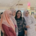 Fatin Afeefa Instagram - Let me share with you my secret gadget, the ULIKE LED Mask, in addition to my daily skincare routine. Let me take you to the store and see how effective this ULIKE LED Mask. Visit ULIKE ‘s first physical store location in Malaysia, located in SOGO KL, to discover the magic! Go directly there and have a look! Gets yours today with my discount code [ULIKEMY] off RM40 ULIKE MY Shopee: https://bit.ly/3vN4Dqf With every purchase, you will get aloe aloe vera gel, electric toothbrush, razor, sunglasses for FREE ❗️Remark [ULIKEMY] when placing an order to get an extra massage pillow (buy 1 and get 5 free)❗