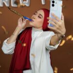 Fatin Afeefa Instagram - Let the next adventure begin! Fa want to introduce you guys with the absolutely stunning vivo V29 5G in Starry Purple! If you guys are in love with photography, phone ni memang pilihan korang tau! Because this phone has a smart colour temperature adjustment. Beep beep ada one more thing. Kalau korang ingin memenangi hadiah worth up to RM 84,000, korang boleh je beli any vivo smartphone priced from RM 799 at any vivo concept store or any authorized store untuk memenangi hadiah tersebut. Prize - Grand prize: 1x LV Bag (1 unit) First prize: 1x vivo x100 (1 unit) Second prize: 1x Joyoung Multifunctional Power Blender worth RM 1,599 (15 units available) Third prize: 1x Joyoung Air Fryer worth RM299 (15 units available) Fourth prize: 1x Joyoung Baking Pan worth RM 179 (24 units available) Fifth prize: RM 10 Cash prize! (3800 units available) #vivoMerryMerryOng #vivoMalaysia
