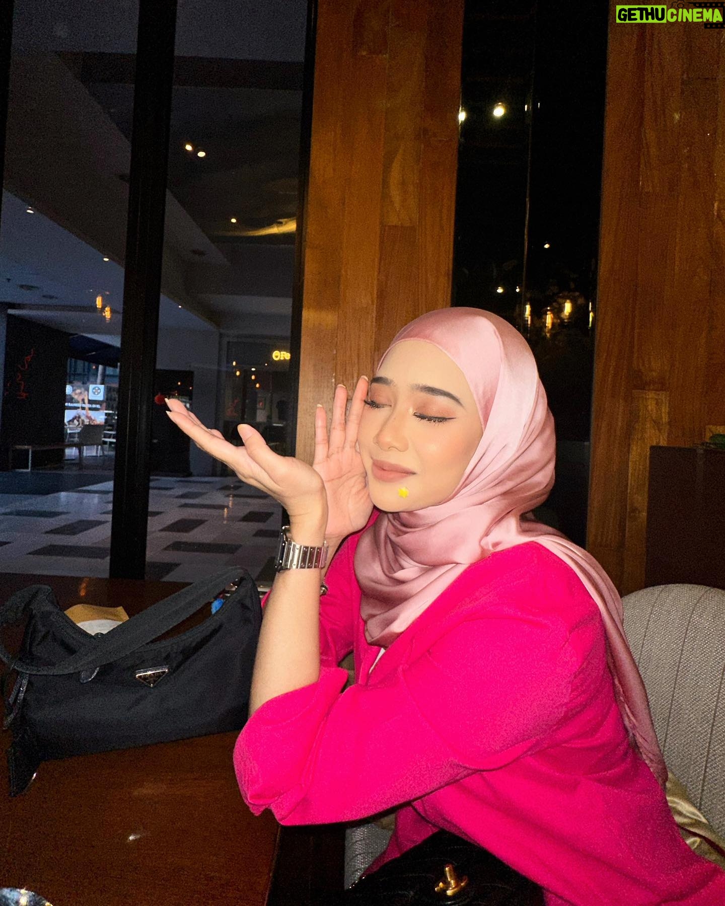 Fatin Afeefa - 49.8K Likes - photo by Ivy