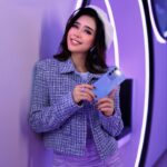 Fatin Afeefa Instagram - vivo V27e lavender purple, la romantic design color style up your everyday activites and looks Aura Portrait, For the Picture-Perfect Nights vivo V27e is now available and this model equipped with Aura light portrait 64MP OIS Ultra-sensing camera 66W FlashCharge @vivo_malaysia #vivoMalaysia #vivoV27series #vivoV27e #AuraPortraitForPicturePerfectNights