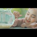 Fatin Shidqia Instagram – Ingin Bertemu Lagi, udah bisa kalian tonton di youtube yaa! :)

MUSIC VIDEO #InginBertemuLagi
Director : @galihokt 
MUA : @yoanyuana 
Stylist : @_gilygily 
Hijabstylist : @noviiiylnt