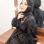 Fatin Shidqia Instagram – mirror, mirror… 🖤
 ⠀⠀⠀⠀⠀⠀⠀⠀⠀⠀⠀⠀
 ⠀⠀⠀⠀⠀⠀⠀⠀⠀⠀⠀⠀
 ⠀⠀⠀⠀⠀⠀⠀⠀⠀⠀⠀⠀
Dress by @holypeony.id 
Styled by @_gilygily 
Makeup by @cantikawannadewi 
Hijab by @awanisaw 
Photographed by @wirananda_ashari