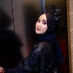 Fatin Shidqia Instagram - A night with NBS 🖤 ⠀⠀⠀⠀⠀⠀⠀⠀⠀⠀⠀⠀ ⠀⠀⠀⠀⠀⠀⠀⠀⠀⠀⠀⠀ Dress by @heylocal.id Styled by @_gilygily Make up by @elbiefajarroby Hijab by @awanisaw ⠀⠀⠀⠀⠀⠀⠀⠀⠀⠀⠀⠀