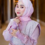 Fatin Shidqia Instagram - you get me excited. :) ⠀⠀⠀⠀⠀⠀⠀⠀⠀⠀⠀⠀ ⠀⠀⠀⠀⠀⠀⠀⠀⠀⠀⠀⠀ ⠀⠀⠀⠀⠀⠀⠀⠀⠀⠀⠀⠀ Dress by @magdaraofficial Styled by @_gilygily Make up by @cantikawannadewi Hijab by @awanisaw