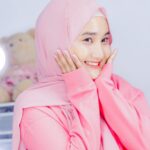 Fatin Shidqia Instagram – Cantik harus putih?

Udah harus ditinggalin mindset kayak gituu! Kita bisa kok cantik dengan warna kulit asli kita 🤍

Caranya dgn menjaga pola hidup sehat, merawat diri supaya kulit cerah dan nggak kusam!

Aku mau kasih tau juga kalo 1 bulan terakhir ini aku lagi pake rangkain Licorice Series dari NPURE✨
MY FAVORITE GOES TO :
– Light Up Brightening Pad
– Potion of Light Serum

NPURE Licorice Series ini mengandung 5 bright boost yg bikin kulit jadi lebih cerah. Seneengg deh, aku jadi makin semangat merawat kesehatan kulit supaya makin glowing dan sehat! 

#ISeeTheLight #GenerasiKulitSehat