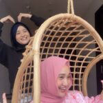 Fatin Shidqia Instagram - menyambut tahun baru bareng temen duet baru, gimana ges?