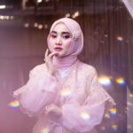 Fatin Shidqia Instagram - bukber sama kamunya kapaaaann? dress by @pixietale styled by @_gilygily @fadhilahzhr make up by @cantikawannadewi hijab styled by @awanisaw