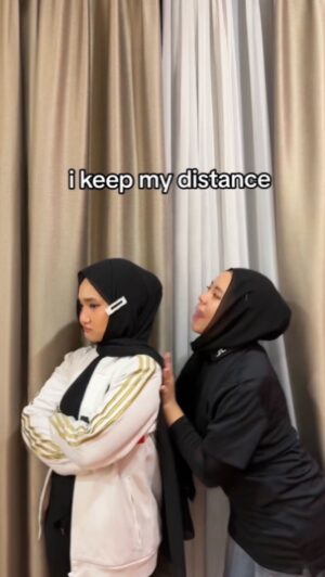 Fatin Shidqia Instagram - ☝🏻😖✌🏻🫣
