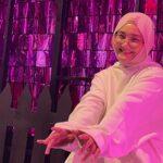 Fatin Shidqia Instagram – Foto blm mandi dan baru tidur 2 jam tapi tetep hepiiii karena di Bandung!!! 😋