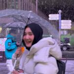 Fatin Shidqia Instagram - salju pertama kali aku di Tokyo!!! alhamdulillah akhirnyaaaa ngerasain juga “yuki”, jadi makin kangen Yuki di rumah 🥹