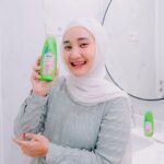 Fatin Shidqia Instagram - Puasa-puasa nggak boleh gerah sis, harus tetap freshhhh pake Rejoice Jeju Rose~ #RambutNoDrama