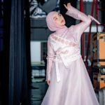 Fatin Shidqia Instagram - don't let me slip through your fingers.. ⠀⠀⠀⠀⠀⠀⠀⠀⠀⠀⠀⠀ ⠀⠀⠀⠀⠀⠀⠀⠀⠀⠀⠀⠀ ⠀⠀⠀⠀⠀⠀⠀⠀⠀⠀⠀⠀ Dress by @hannylovellyofficial @hanlovfashion Styled by @_gilygily Make up by @cantikawannadewi Hijab by @awanisaw