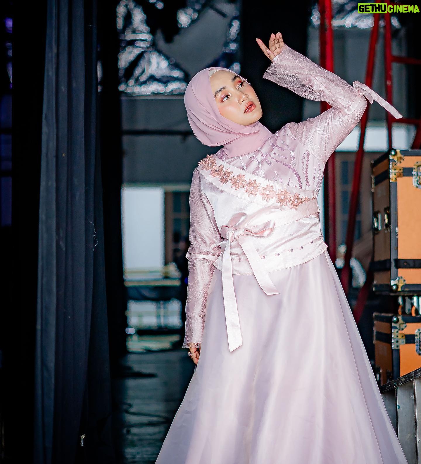 Fatin Shidqia Instagram - don't let me slip through your fingers.. ⠀⠀⠀⠀⠀⠀⠀⠀⠀⠀⠀⠀ ⠀⠀⠀⠀⠀⠀⠀⠀⠀⠀⠀⠀ ⠀⠀⠀⠀⠀⠀⠀⠀⠀⠀⠀⠀ Dress by @hannylovellyofficial @hanlovfashion Styled by @_gilygily Make up by @cantikawannadewi Hijab by @awanisaw
