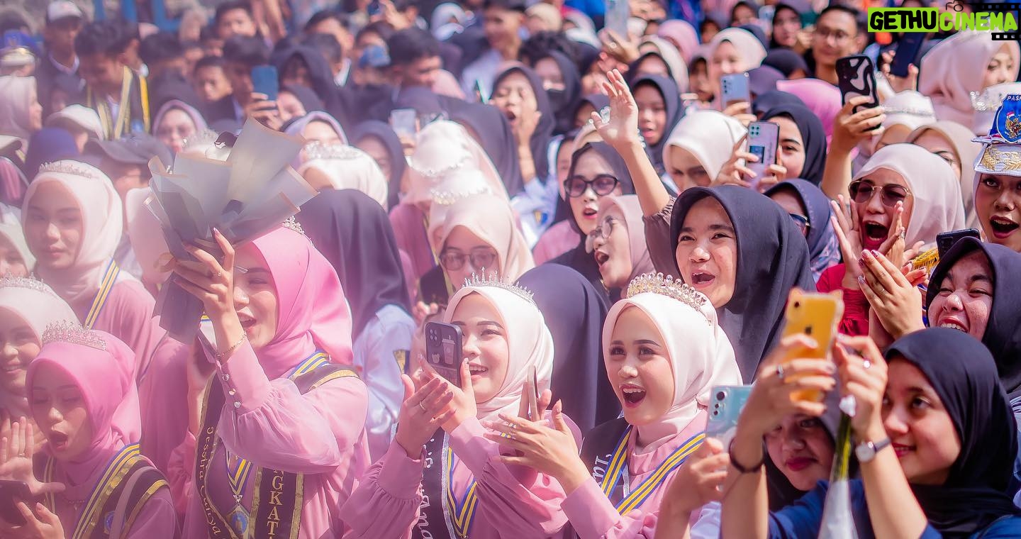 Fatin Shidqia Instagram - meuni geulis pisan adek-adek Sukabumiiiii (∩˃o˂∩)★