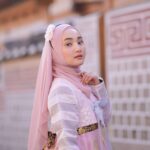 Fatin Shidqia Instagram - Kangen ke Korea.. :( Sempet ngomongin Korea niiih bareng @gheaindrawari & @ayuenstar di podcast kita, bisik-bisik senadaa~ LANGSUUNG DENGERIN YANG "Oppa Eonni Mari Merapat"!! Yang udah dengerin, komen ya!! @spotifyid @spotify @spotifyasia @fremantleid