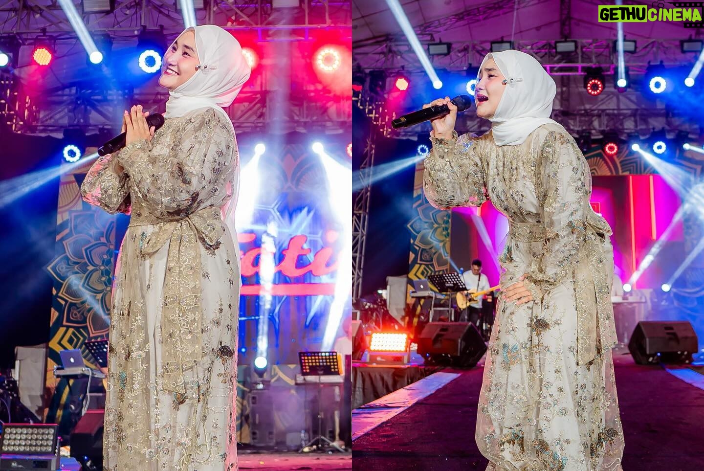 Fatin Shidqia Instagram - Kampar Expo penuh senyuum, terima kasih!! 🦋✨ ⠀⠀⠀⠀⠀⠀⠀⠀⠀⠀⠀⠀ ⠀⠀⠀⠀⠀⠀⠀⠀⠀⠀⠀⠀ ⠀⠀⠀⠀⠀⠀⠀⠀⠀⠀⠀⠀ dress by @simplyveewee styled by @_gilygily
