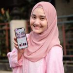 Fatin Shidqia Instagram - Hi kamu! Kadang suka bingung ngga mau curhat ke mana? Dan pinginnya curhat tapi dapet solusi yang membangun juga gituuuu :) kamu langsung aja cek aplikasi @femaleinaction.id!! Karena mereka punya layanan FIA Care yang bisa berguna banget, kalian bisa konsultasi dengan berbagai psikolog dan bisa temuin event-event seru dari gratis hingga berbayaaarr!! 🥹👍🏽 Jadi, tunggu apalagi? #Curhatindulu aja bersama FIA Apps! #FemaleinAction #BraveInspiredImpact #1stSuperAppsWomen #SupportListenCare #CeritainDuluAja