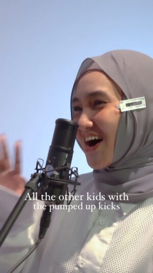 Fatin Shidqia Instagram - Pumped Up Kicks (cover), versi ngga baca lirik 😜

Full video on my YouTube channel~