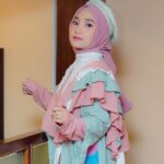 Fatin Shidqia Instagram – Kalo main hp mulu kapan jemputnya kamuuu 😠
 ⠀⠀⠀⠀⠀⠀⠀⠀⠀⠀⠀⠀
 ⠀⠀⠀⠀⠀⠀⠀⠀⠀⠀⠀⠀
 ⠀⠀⠀⠀⠀⠀⠀⠀⠀⠀⠀⠀
Outfit by @aseefa.official 
Styled by @_gilygily 
Hijab by @awanisaw 
Make up by @cantikawannadewi