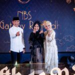Fatin Shidqia Instagram - A night with NBS 🖤 ⠀⠀⠀⠀⠀⠀⠀⠀⠀⠀⠀⠀ ⠀⠀⠀⠀⠀⠀⠀⠀⠀⠀⠀⠀ Dress by @heylocal.id Styled by @_gilygily Make up by @elbiefajarroby Hijab by @awanisaw ⠀⠀⠀⠀⠀⠀⠀⠀⠀⠀⠀⠀