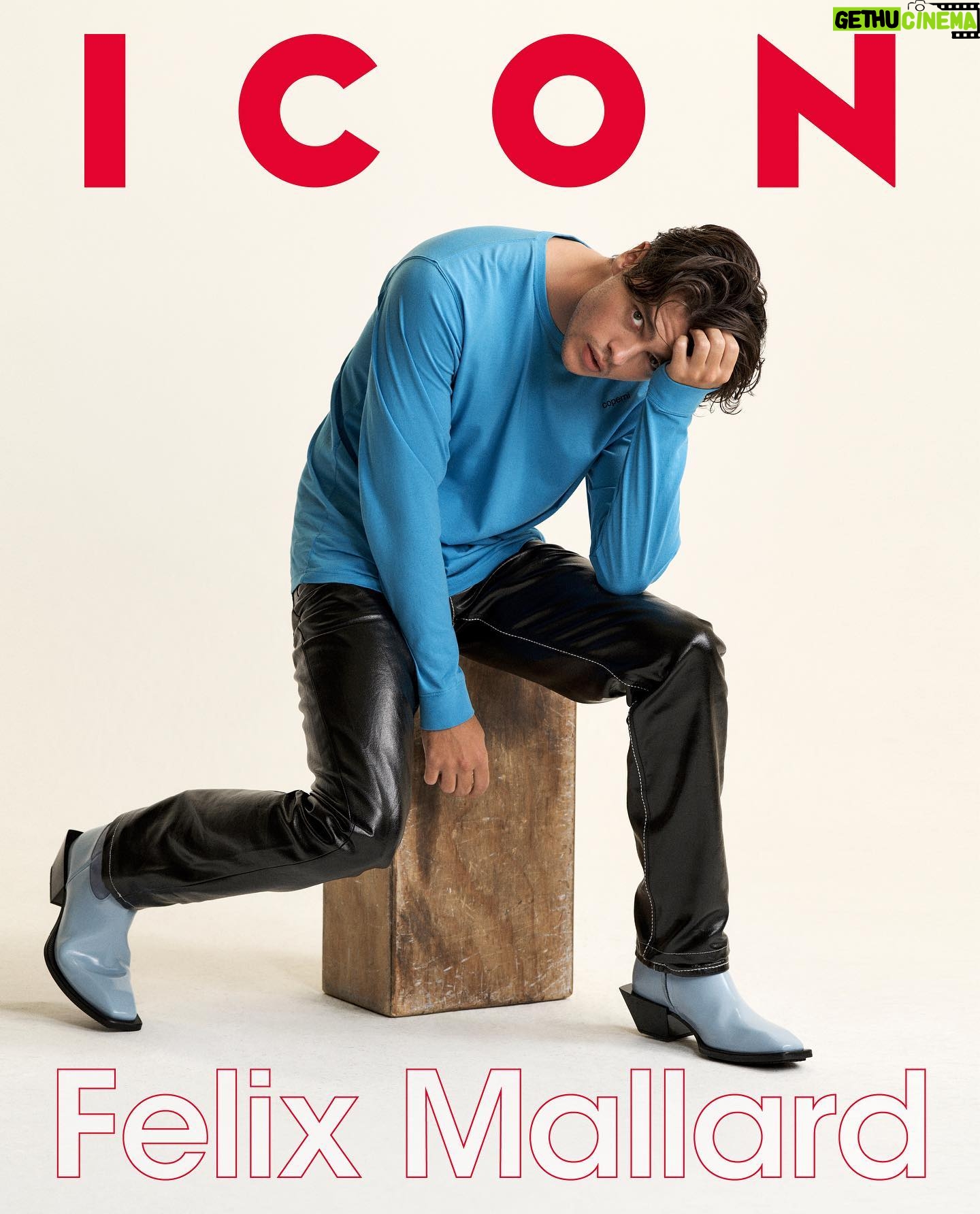 Felix Mallard Instagram - @itsfelixwhat stars on this special digital cover of ICON! Originally from Melbourne, he currently lives in Los Angeles, where he’s focusing on his acting career. He’s the mysterious bad boy Marcus in the highly successful Netflix series “Ginny & Georgia”, created by Sarah Lampert. The show’s eagerly anticipated second season is now available, much to the joy of all fans! Photographed by @charliegraystudio, Felix is one of the emerging talents featured in ICON 79. Don’t miss the full story! Originario di Melbourne, attualmente Felix Mallard risiede a Los Angeles, dove si sta concentrando sulla sua carriera di attore. È il misterioso bad boy Marcus nella serie Netflix di grande successo "Ginny & Georgia" ideata da Sarah Lampert. L'attesissima seconda stagione è ora disponibile, con grande gioia di tutti i fan! Ritratto da @charliegraystudio, Felix è uno dei talenti emergenti protagonisti di ICON 79. Non perdete la storia completa! Photos by @charliegraystudio Styling by @nonovazquez Hair: @shawnesssss at @thewallgroup Make up: @katrinakleinmakeup at @thewallgroup Casting director: @vanessa.contini_ Producer: @leahcosgriff Editor in Chief: @andreatenerani Creative Director: @lucastoppinistudio Editor at Large: @angelo_pannofino T-shirt #Coperni pants and boots #Eytys #ICON #ICONmagazine #FelixMallard