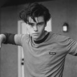 Felix Mallard Instagram - BEHIND THE BLINDS Link to full interview in bio. Print hitting stands end of March. @shanemccauley @hairbycandicebirns @jakesammis @gabylolos @badmickey @gngbts @netflix ❤️‍🔥 @behindtheblinds ❤️‍🔥