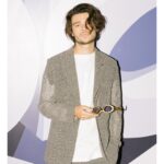 Felix Mallard Instagram - Merci @diorbeauty pour une soirée spectaculaire dans la zone Gris 💜 #DAREINGRISDIOR #DIORLACOLLECTIONPRIVEE @dior @parismumpower @sun.ny.sideup @hairbycandicebirns