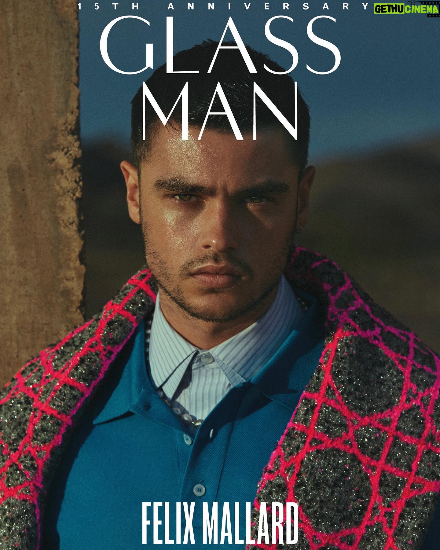 Felix Mallard Instagram - GLASS MAGAZINE Talking Turtles All the Way Down, Keith Haring, Raymond Pettibon - anything that makes my little brain wanna get up and dance π₯ Story on stands Apr 8 π€ @theglassmagazine Photographer: @dennisleupold Stylist: @mrchriscampbell Groomer: @hairbycandicebirns Creative producers: Sabrina Patino and @shoakland Digi: @kevinleupold Shot on location at @folly.mojave Special thanks to architect @alqadi.malek and property manager @hillary_f Interview: @zoook Talent: @itsfelixwhat All clothing: @dior