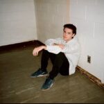 Felix Mallard Instagram - Feeling incredibly grateful and lucky at the moment. Ginny and Georgia season 2 wrapped filming last week, and to have spent so much time surrounded by such passionate, hard working, talented people was humbling and nothing short of a complete joy. @gngbts has been brought to life with such love and care, it’s going to absolutely shine through when you all finally get to see it. This week I started production on Turtles All the Way Down. Feeling incredibly lucky to have the opportunity to bring @johngreenwritesbooks story to life, and the results so far have been nothing short of magic. Get ready folks. Exciting things to come. 🍑🐢