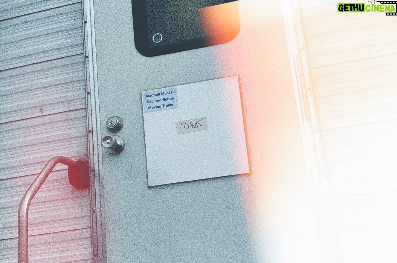 Felix Mallard Instagram - Feeling incredibly grateful and lucky at the moment. Ginny and Georgia season 2 wrapped filming last week, and to have spent so much time surrounded by such passionate, hard working, talented people was humbling and nothing short of a complete joy. @gngbts has been brought to life with such love and care, itโs going to absolutely shine through when you all finally get to see it. This week I started production on Turtles All the Way Down. Feeling incredibly lucky to have the opportunity to bring @johngreenwritesbooks story to life, and the results so far have been nothing short of magic. Get ready folks. Exciting things to come. ๐๐ข