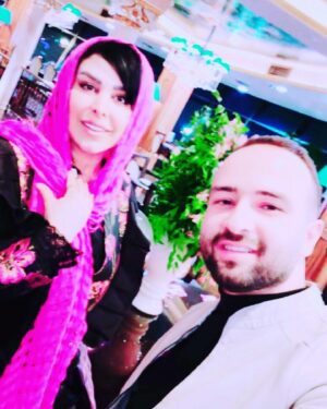 Felor Nazari Instagram - یک روز زیبا رو برام ساختید
اول بهمن ۱۴۰۰ توسط دانشجوی بازیگری عزیز و خانواده پر مهرشون و دوستان نازنینم یک سورپرایز دلنشین ممنون که در این شرایط سخت خیلی زحمت کشیدید همه چی عالی بود و من بسیار خوشحال بودم امیدوارم خداوند همیشه خوشحالتون کنه 
ممنونم ❤️🙏🏻❤️🙏🏻❤️